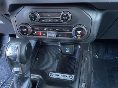 2025 Ford Bronco Outer Banks 4 Door 4x4