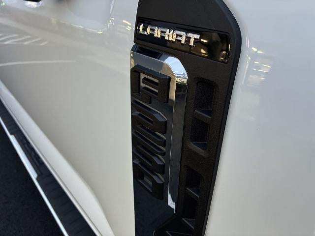 2023 Ford Super Duty F-250 SRW LARIAT 4WD Crew Cab 6.75' Box