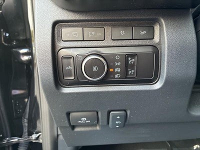 2023 Ford Super Duty F-250 SRW LARIAT 4WD Crew Cab 6.75' Box