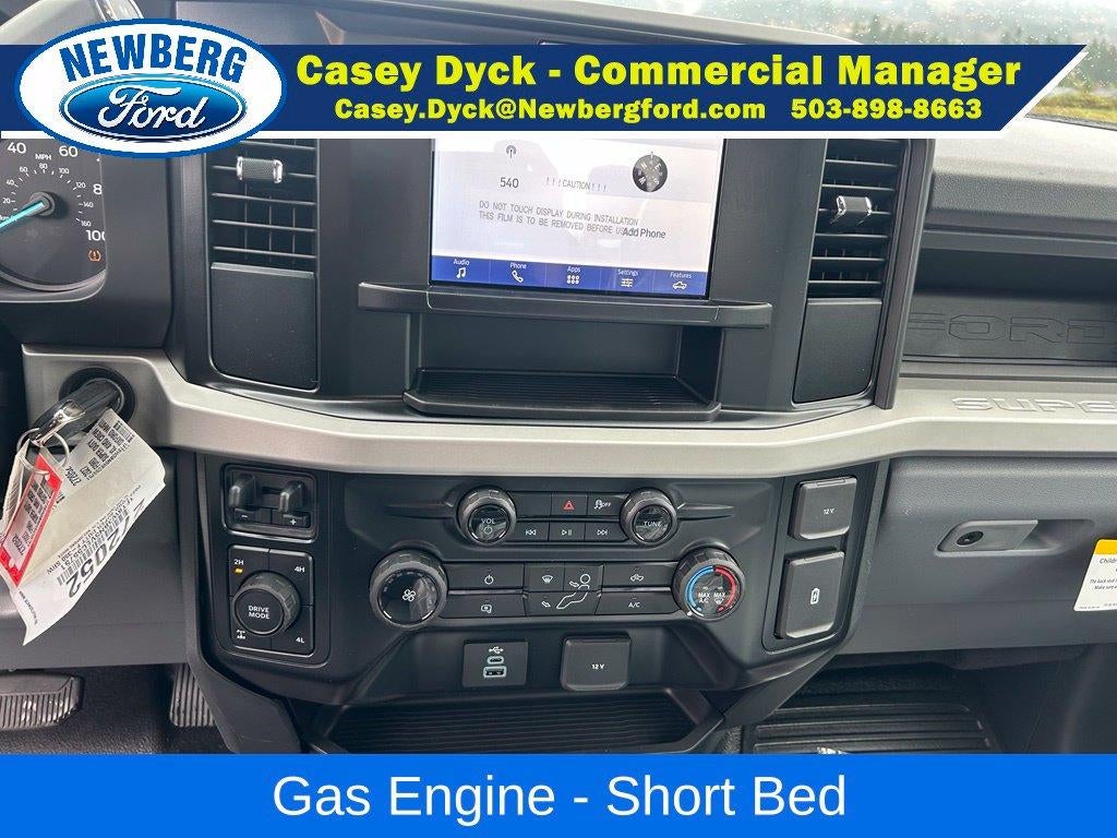 2027 Ford Super Duty F-350 SRW XL 4WD Crew Cab 6.75' Box