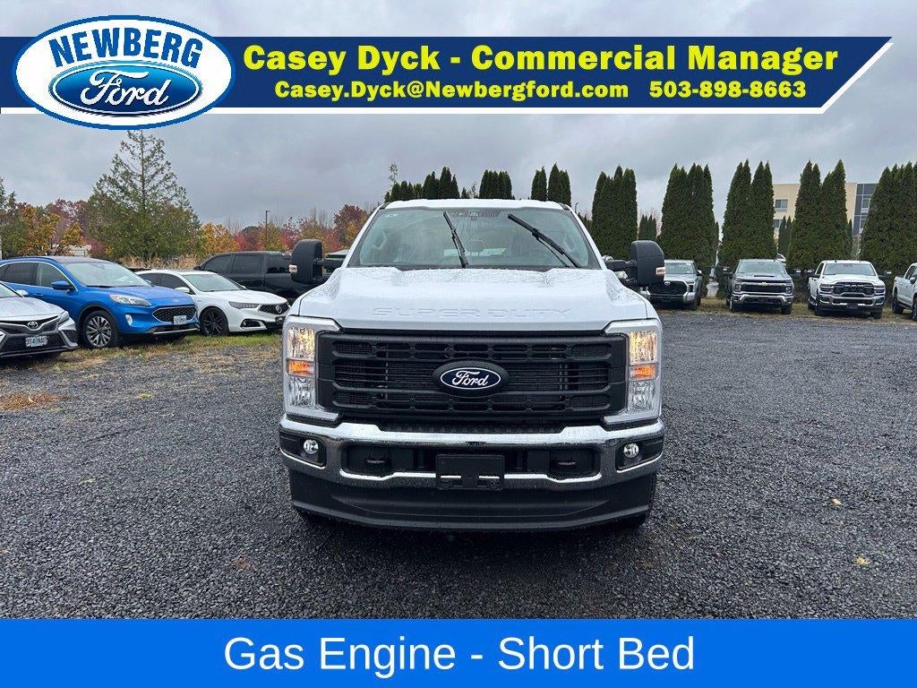 2027 Ford Super Duty F-350 SRW XL 4WD Crew Cab 6.75' Box