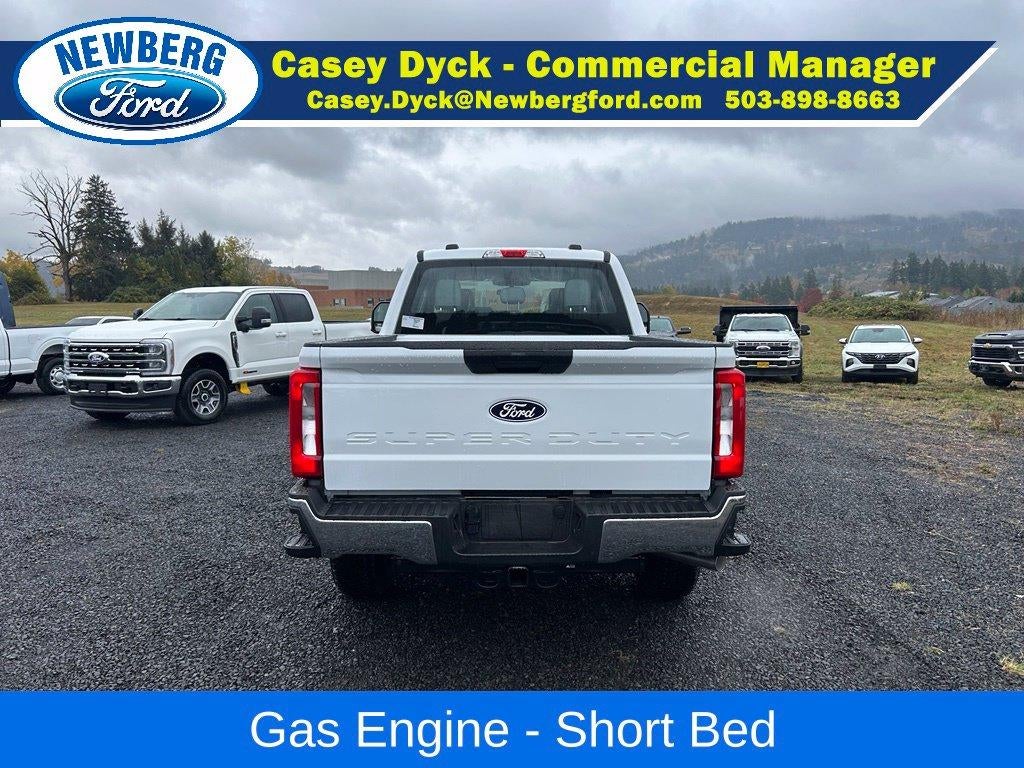 2027 Ford Super Duty F-350 SRW XL 4WD Crew Cab 6.75' Box
