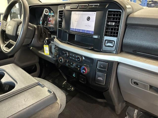 2023 Ford Super Duty F-350 SRW XL 4WD Crew Cab 6.75' Box