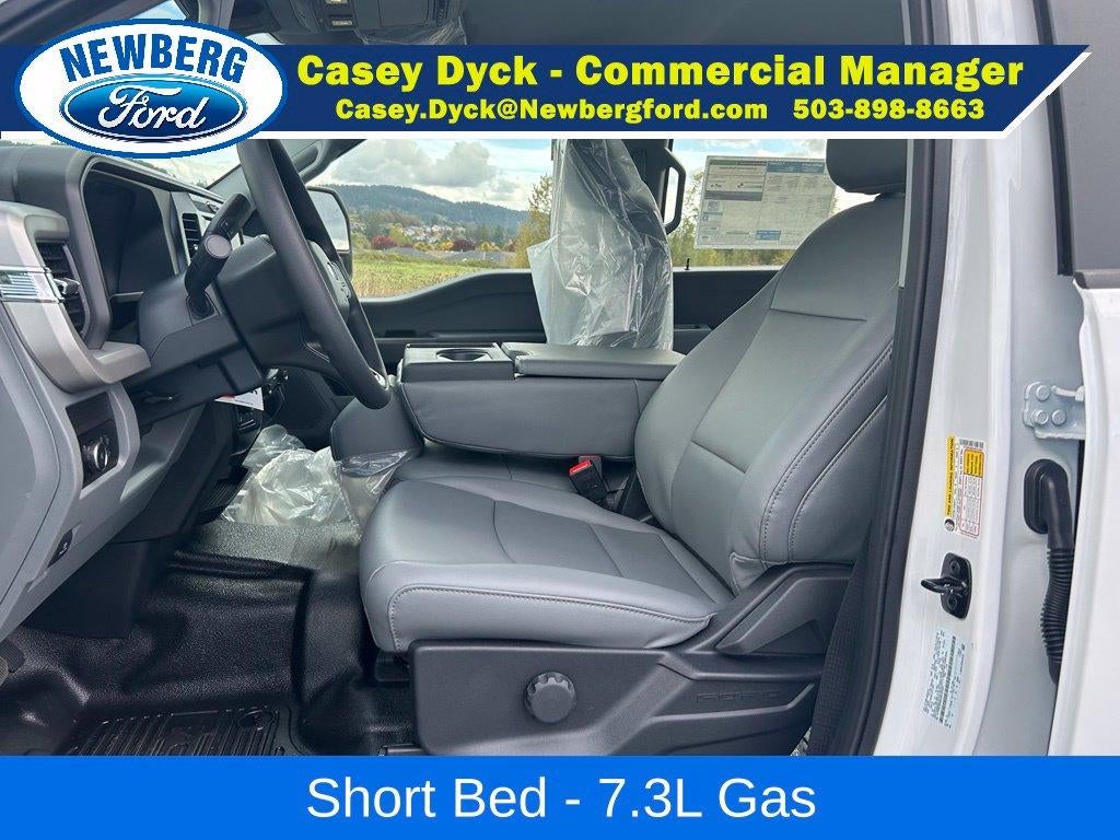 2027 Ford Super Duty F-350 SRW XL 4WD Crew Cab 6.75' Box
