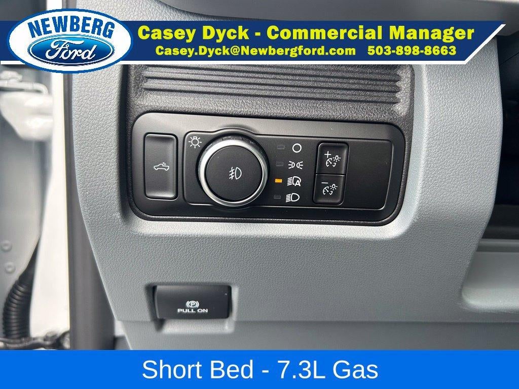 2027 Ford Super Duty F-350 SRW XL 4WD Crew Cab 6.75' Box