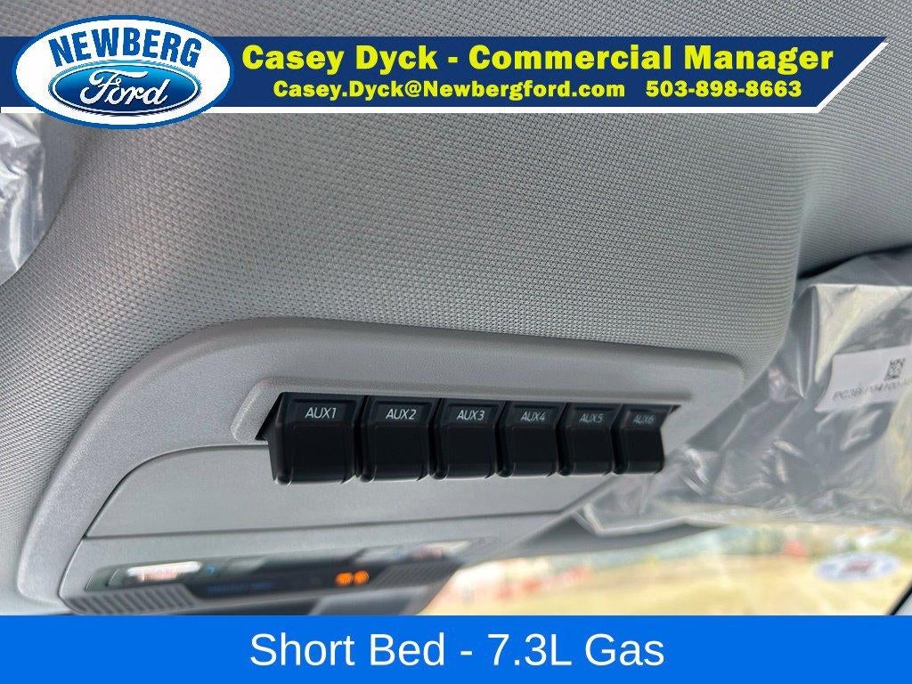 2027 Ford Super Duty F-350 SRW XL 4WD Crew Cab 6.75' Box