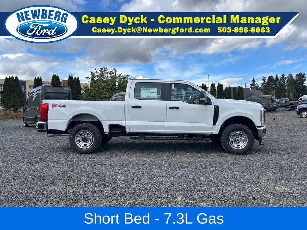 2027 Ford Super Duty F-350 SRW XL 4WD Crew Cab 6.75' Box