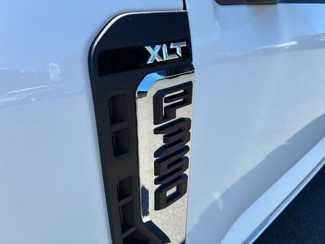 2023 Ford Super Duty F-350 SRW XLT 4WD Crew Cab 6.75' Box