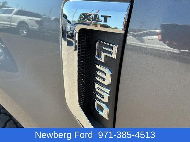 2022 Ford Super Duty F-350 SRW XLT 4WD Crew Cab 6.75' Box