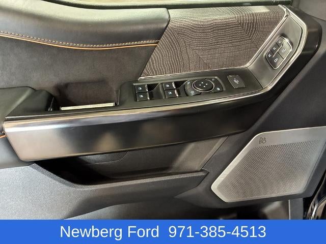2023 Ford Super Duty F-350 SRW Platinum 4WD Crew Cab 6.75' Box