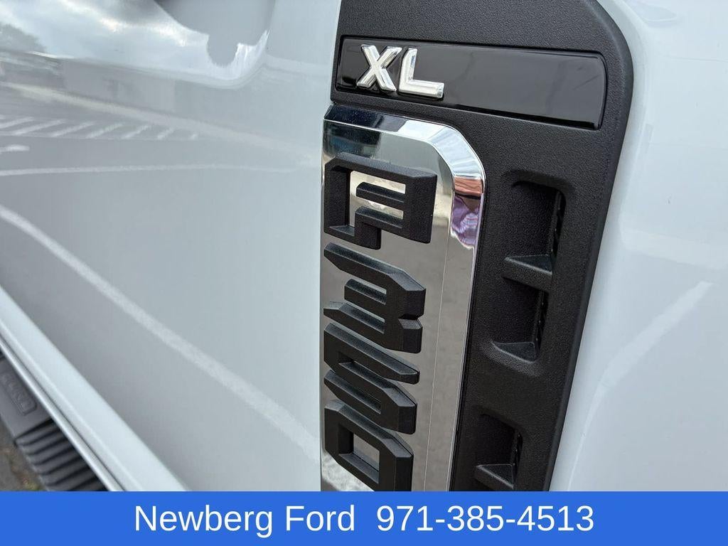 2025 Ford Super Duty F-350 SRW XL 4WD Crew Cab 6.75' Box