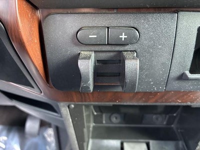 2013 Ford Super Duty F-350 SRW 4WD Crew Cab 6-3/4 Ft Box Lariat