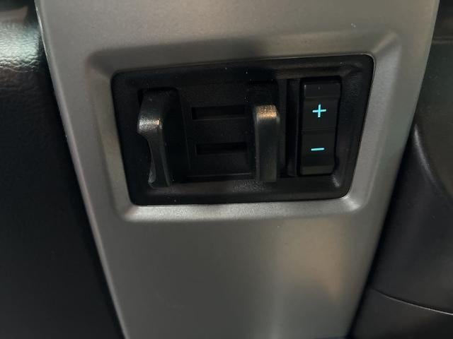 2021 Ford Super Duty F-350 SRW LARIAT 4WD Crew Cab 6.75' Box