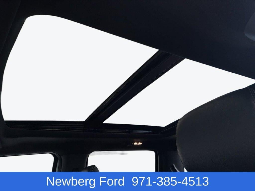 2022 Ford Super Duty F-350 SRW LARIAT 4WD Crew Cab 6.75' Box