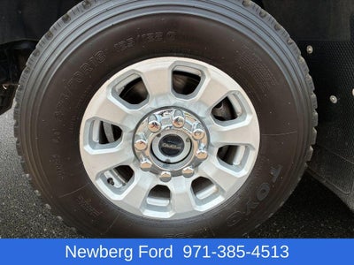2023 Ford Super Duty F-350 SRW XLT 4WD Crew Cab 6.75' Box