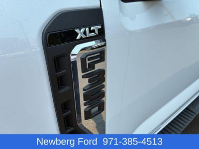 2023 Ford Super Duty F-350 SRW XLT 4WD Crew Cab 6.75' Box