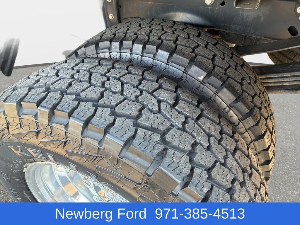 2025 Ford Super Duty F-350 DRW LARIAT 4WD Crew Cab 8' Box