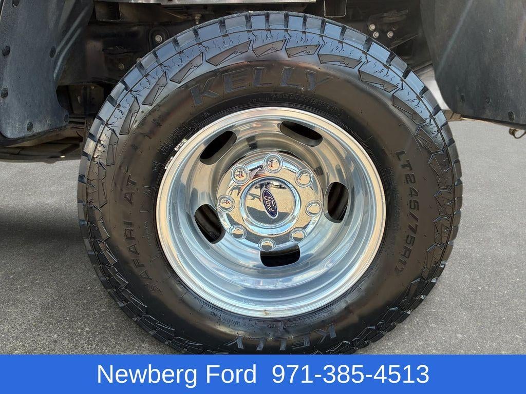 2025 Ford Super Duty F-350 DRW LARIAT 4WD Crew Cab 8' Box