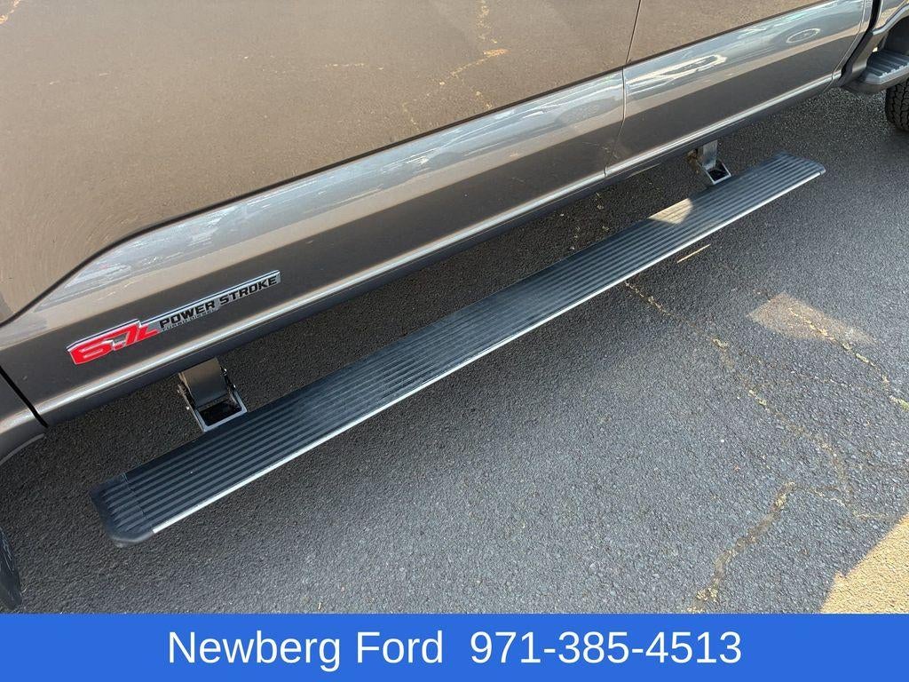 2025 Ford Super Duty F-350 DRW LARIAT 4WD Crew Cab 8' Box