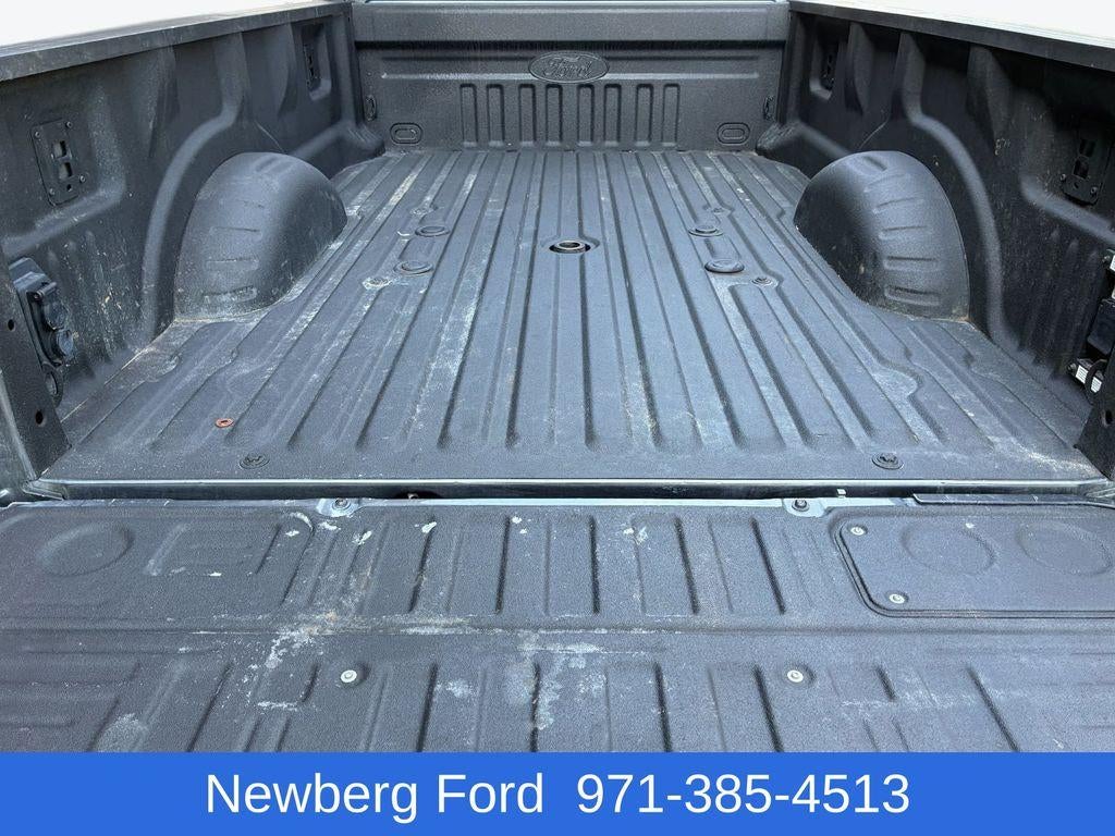 2025 Ford Super Duty F-350 DRW LARIAT 4WD Crew Cab 8' Box
