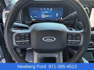 2025 Ford Super Duty F-350 DRW LARIAT 4WD Crew Cab 8' Box
