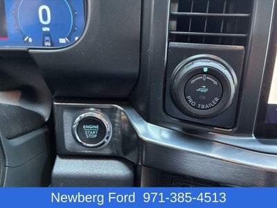 2025 Ford Super Duty F-350 DRW LARIAT 4WD Crew Cab 8' Box