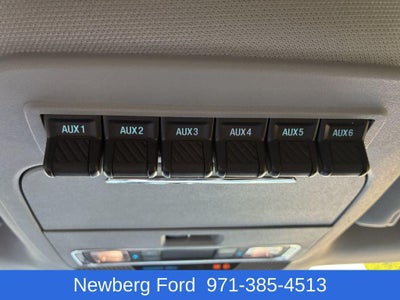 2025 Ford Super Duty F-350 DRW LARIAT 4WD Crew Cab 8' Box