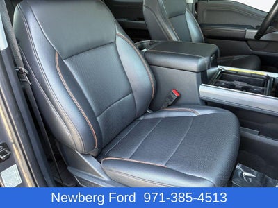 2025 Ford Super Duty F-350 DRW LARIAT 4WD Crew Cab 8' Box