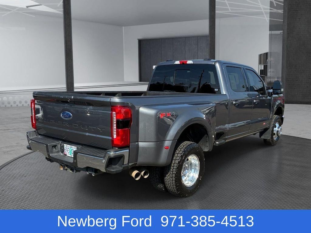 2025 Ford Super Duty F-350 DRW LARIAT 4WD Crew Cab 8' Box