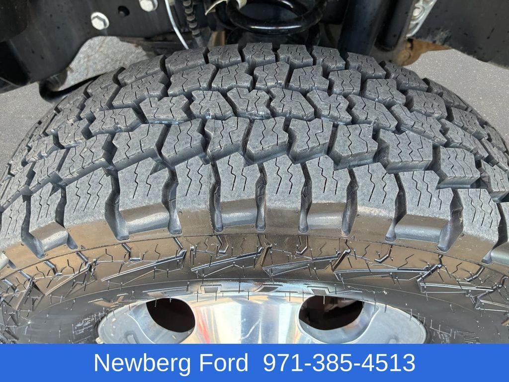 2025 Ford Super Duty F-350 DRW LARIAT 4WD Crew Cab 8' Box