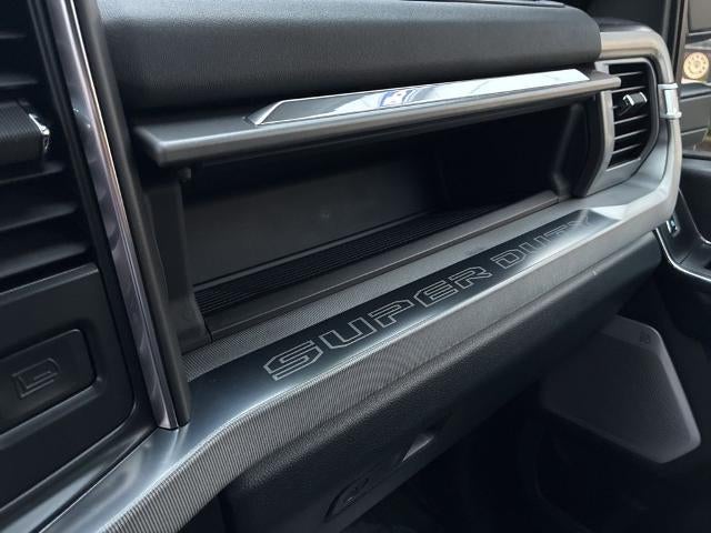 2025 Ford Super Duty F-350 DRW Platinum 4WD Crew Cab 8' Box