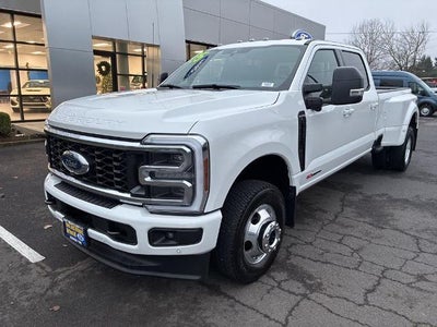 2025 Ford Super Duty F-350 DRW Platinum 4WD Crew Cab 8' Box