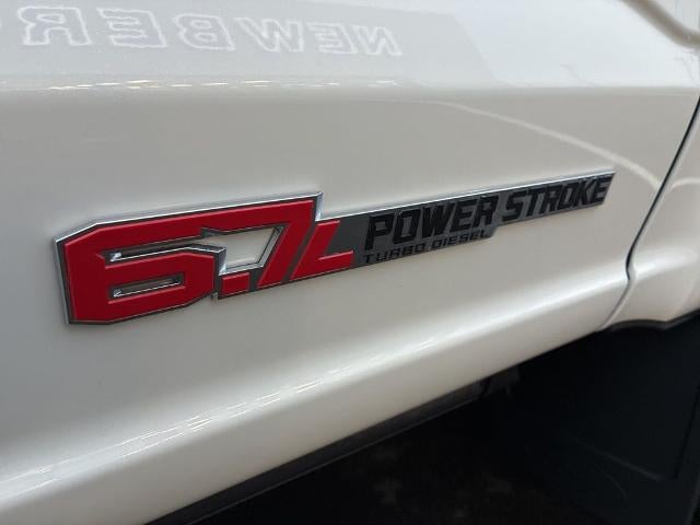 2025 Ford Super Duty F-350 DRW Platinum 4WD Crew Cab 8' Box