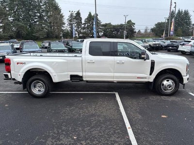 2025 Ford Super Duty F-350 DRW Platinum 4WD Crew Cab 8' Box