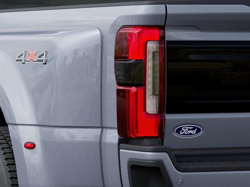 2027 Ford Super Duty F-450 DRW Platinum 4WD Crew Cab 8' Box