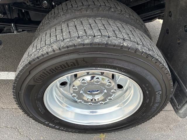 2023 Ford Super Duty F-450 DRW XL 4WD Crew Cab 8' Box