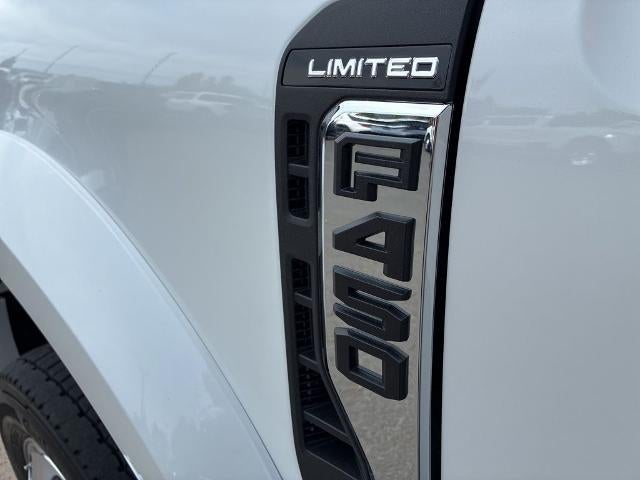 2023 Ford Super Duty F-450 DRW XL 4WD Crew Cab 8' Box