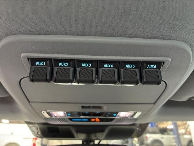 2023 Ford Super Duty F-450 DRW XL 4WD Crew Cab 8' Box