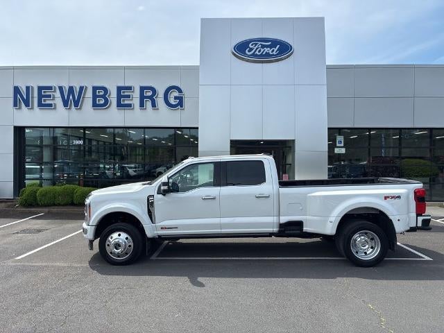 2023 Ford Super Duty F-450 DRW XL 4WD Crew Cab 8' Box