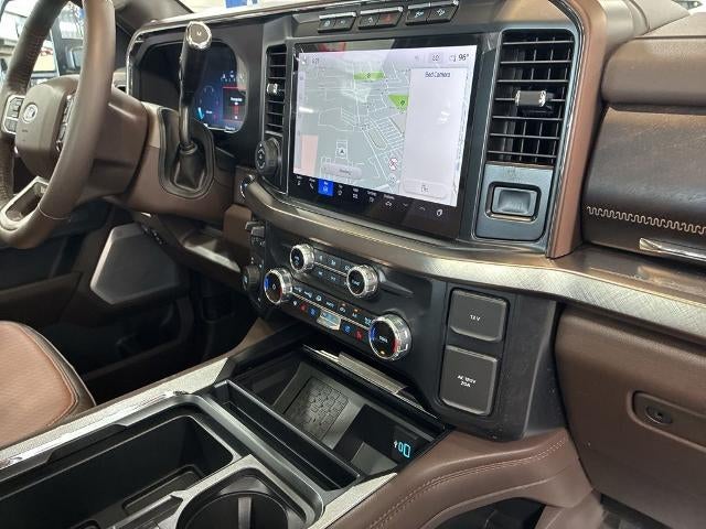 2023 Ford Super Duty F-450 DRW King Ranch 4WD Crew Cab 8' Box