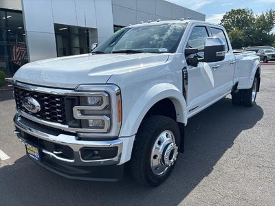 2023 Ford Super Duty F-450 DRW King Ranch 4WD Crew Cab 8' Box