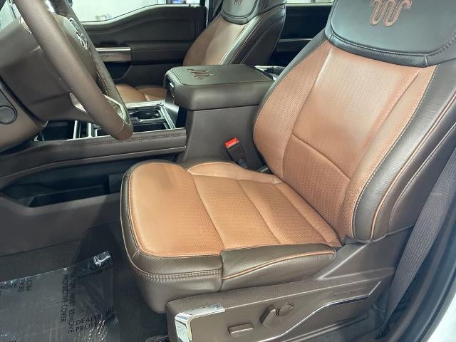 2023 Ford Super Duty F-450 DRW King Ranch 4WD Crew Cab 8' Box