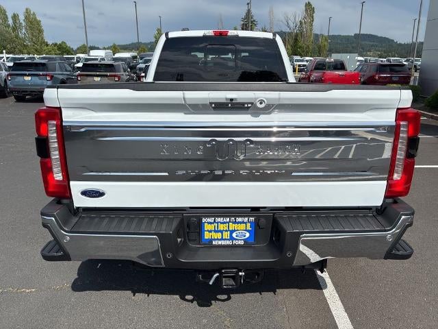 2023 Ford Super Duty F-450 DRW King Ranch 4WD Crew Cab 8' Box