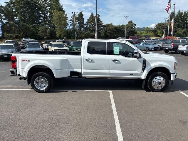 2023 Ford Super Duty F-450 DRW King Ranch 4WD Crew Cab 8' Box