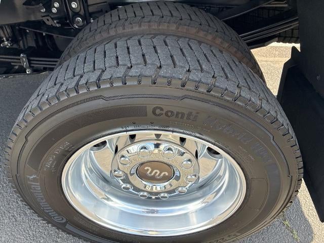 2023 Ford Super Duty F-450 DRW King Ranch 4WD Crew Cab 8' Box