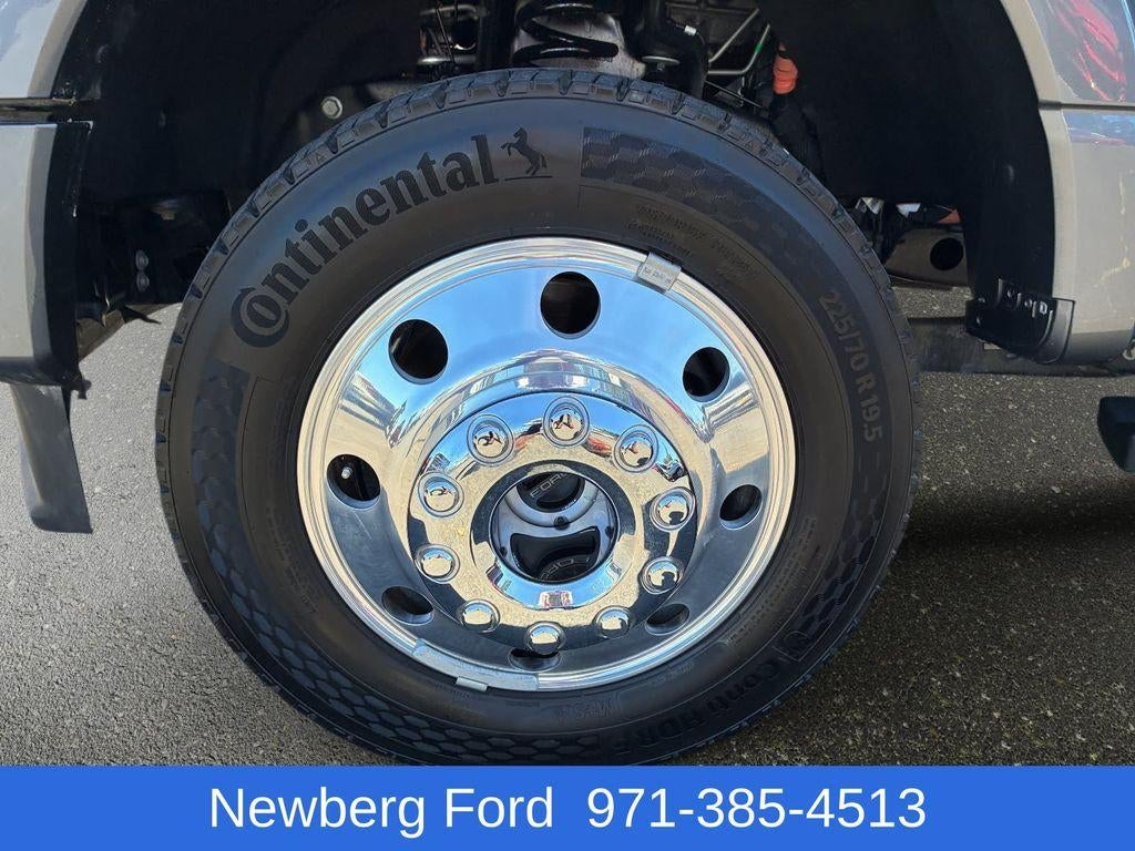 2026 Ford Super Duty F-450 DRW XLT 4WD Crew Cab 8' Box