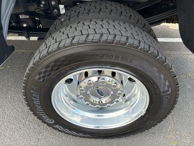 2025 Ford Super Duty F-450 DRW Platinum 4WD Crew Cab 8' Box