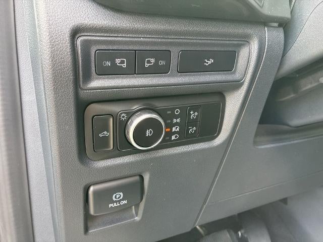 2023 Ford F-150 XL 4WD SuperCrew 5.5' Box