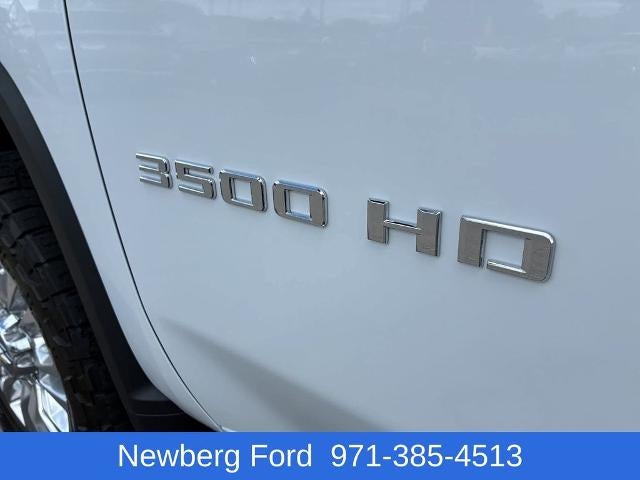 2022 Chevrolet Silverado 3500 HD Crew Cab Long Box 4-Wheel Drive High Country