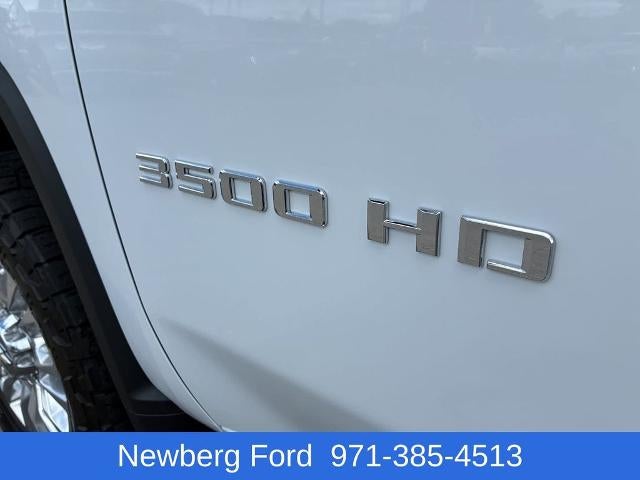 2022 Chevrolet Silverado 3500 HD Crew Cab Long Box 4-Wheel Drive High Country
